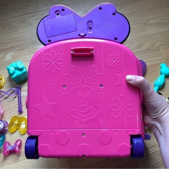 Disney Minnie Mouse Dress Up N Go Bowtique Runway Play Set Snap On Clothes - Picture 6 of 9